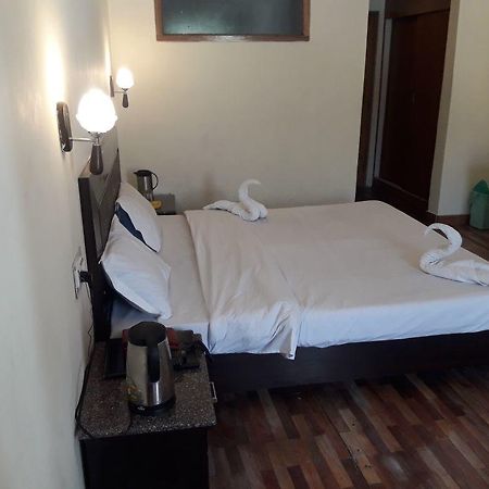Hotel Jessica Manāli Esterno foto