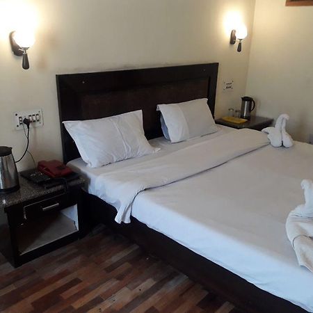 Hotel Jessica Manāli Esterno foto