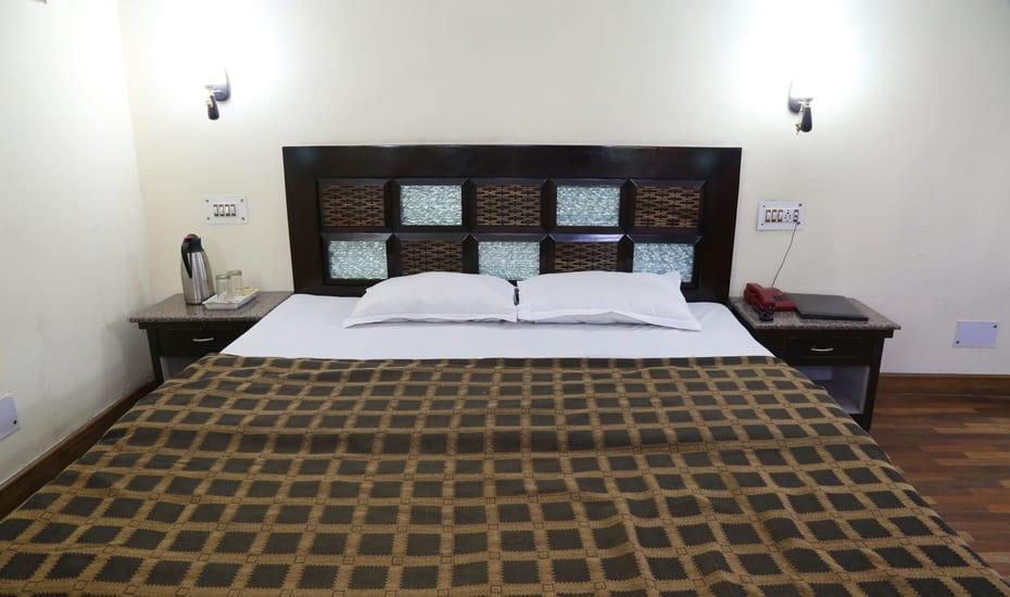 Hotel Jessica Manāli Esterno foto