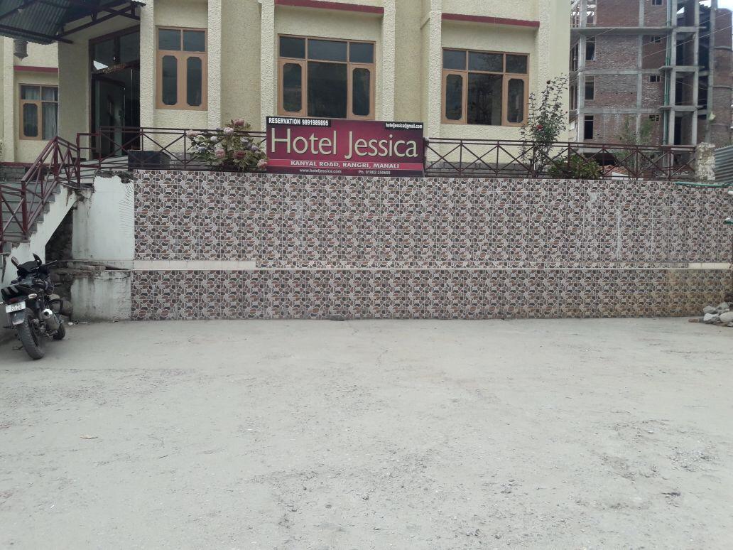 Hotel Jessica Manāli Esterno foto